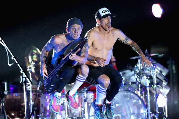 Os músicos da banda de rock Red Hot Chili Peppers (Foto: Getty Images)