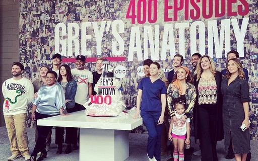 Elenco de Grey's Anatomy celebra marca de 400 episódios: "Conseguimos"