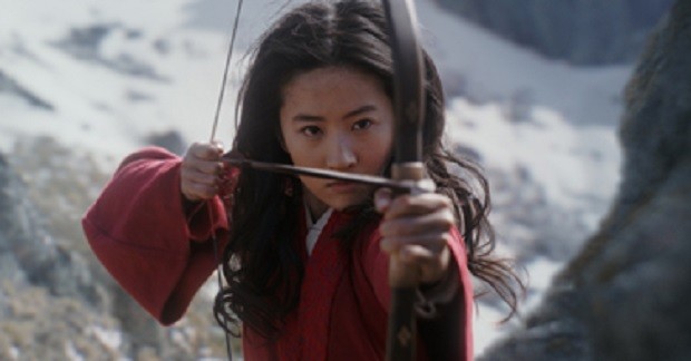 Liu Yifei como Mulan (Foto: Reprodução Youtube)