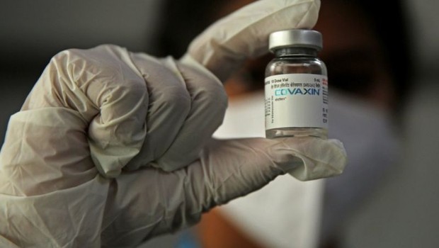 BBC Vacina fabricada pela indiana Bharat Biotech começou a ser usada na população da Índia em janeiro, mas até hoje não apresentou oficialmente os resultados da fase final de testes (Foto: EPA/JAGADEESH NV via BBC)