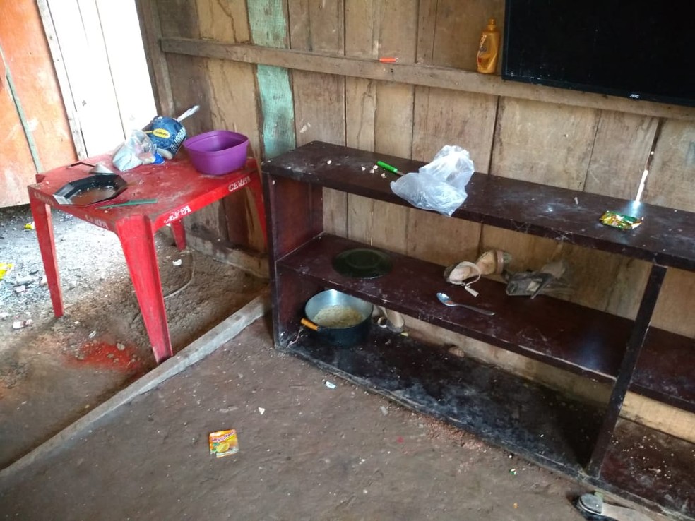 Segundo moradores, mãe saía para trabalhar e deixava o filho mais velho cuidando dos menores. — Foto: Polícia Civil / Pará