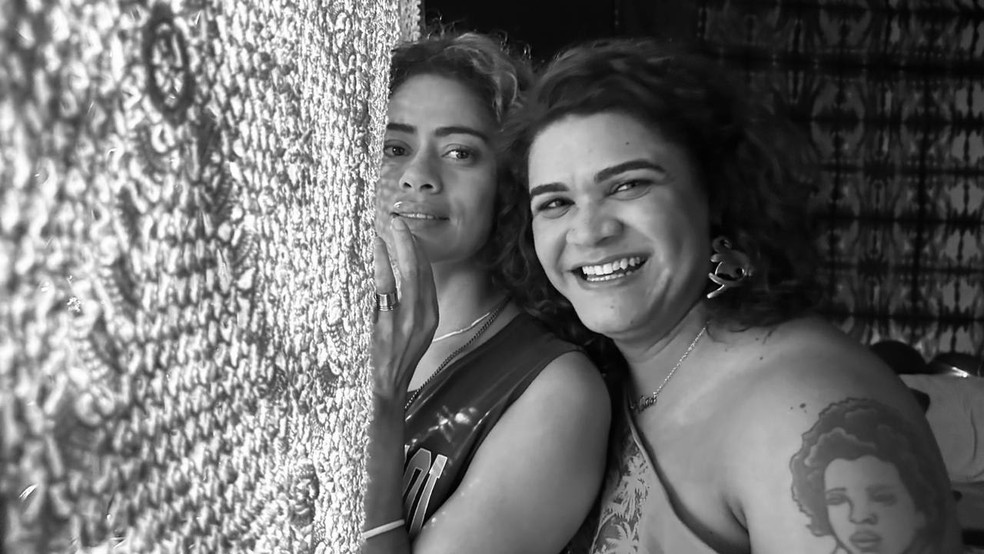 Ana Flavia Cavalcanti e Kika Sena estão em 'Falas de Orgulho', que mostra a história de amor entre uma mulher cis e uma mulher trans — Foto: Divulgação