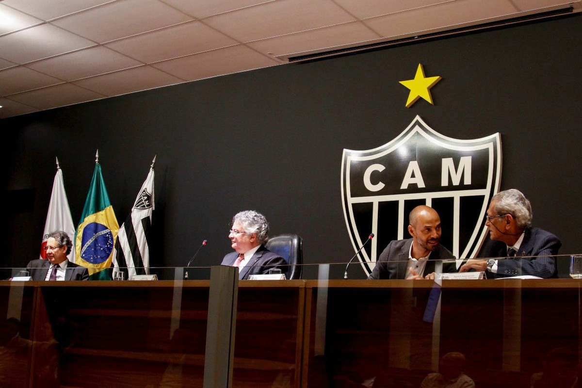 Austeridade, reforços, direção de futebol e utilização da 