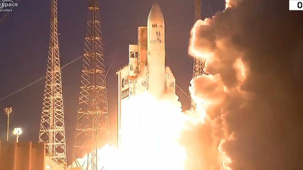 Imagens do lançamento do Satélite Geoestacionário de Defesa e Comunicações Estratégicas (SGDC) (Foto: Reprodução)