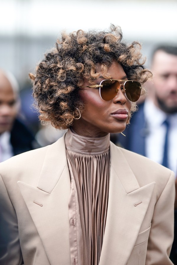 PARIS, FRANCE - JANUARY 17: Naomi Campbell is seen, outside Louis Vuitton, during Paris Fashion Week - Menswear F/W 2019-2020,  on January 17, 2019 in Paris, France. (Photo by Edward Berthelot/Getty Images) (Foto: Getty Images)
