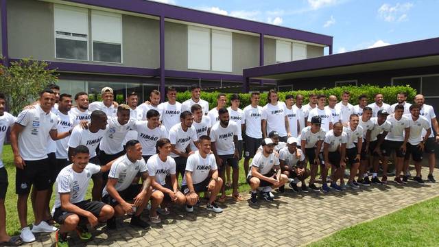 Almoço da Paz entre jogadores, dirigentes e membros da comissão técnica de Corinthians e Santos