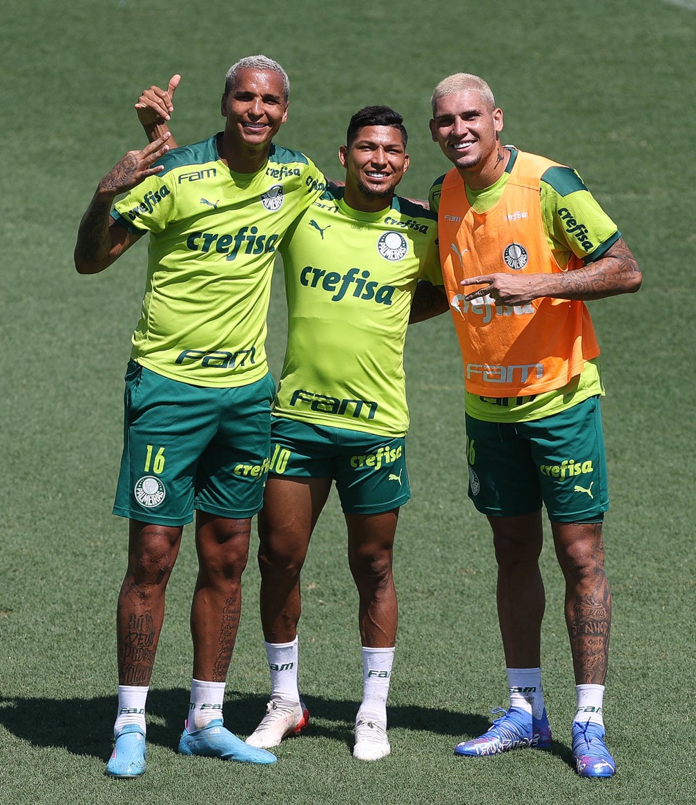 Deyverson, Rony e Navarro durante treino do Palmeiras  — Foto: Cesar Greco