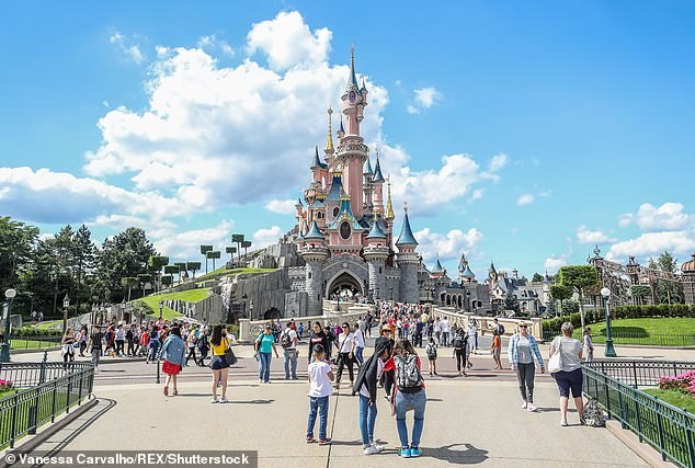 Disneyland Paris, na França (Foto: Reprodução/Daily Mail)
