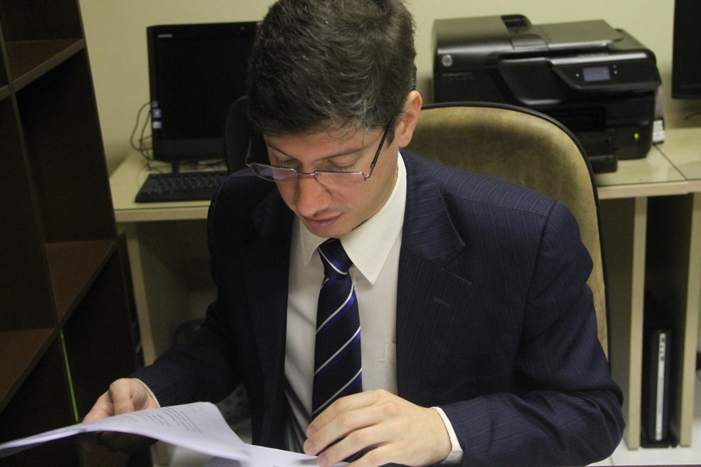 Eduardo AraÃºjo tambÃ©m apontou possÃ­veis irregularidades no registro da chapa de Michelle Ramalho â Foto: Pedro Alves / GloboEsporte.com