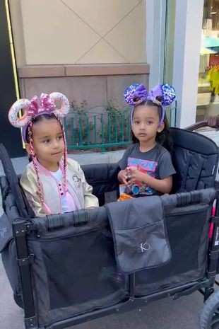As crianças Kardashian no passeio na Disney (Foto: Reprodução/Instagram)