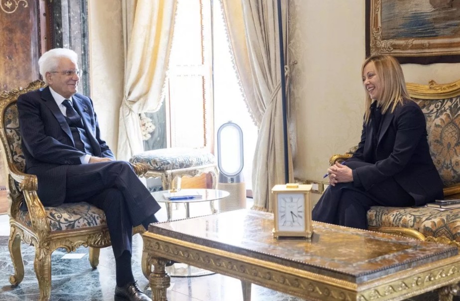 Presidente da Itália, Sergio Mattarella, encarrega Giorgia Meloni de formar governo