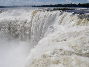 Garganta do Diabo, queda d'água no lado argentino das Cataratas do Iguaçu (Foto: Gabriela Moraes/VC no G1)