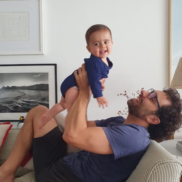 Thomaz Velho, filho de Cissa Guimarães, com a filha, Aurora (Foto: Reprodução/Instagram)