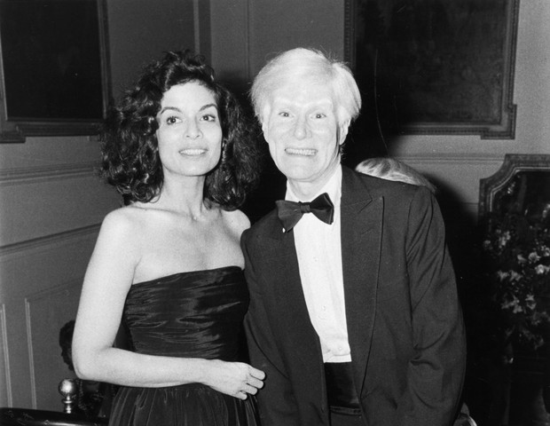 24th July 1979:  American artist Andy Warhol (1928 - 1987) with the Nicaraguan model Bianca Jagger.  (Photo by Evening Standard/Getty Images) (Foto: Getty Images)