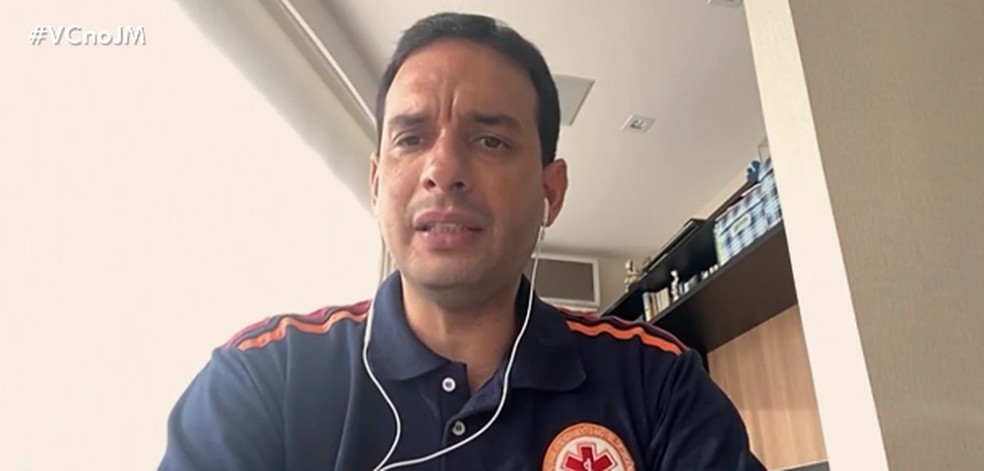 Léo Prates revelou que 60 pessoas aguardavam por leitos nesta quinta, porque o número de altas nos últimos dias tem caído. — Foto: Reprodução / TV Bahia