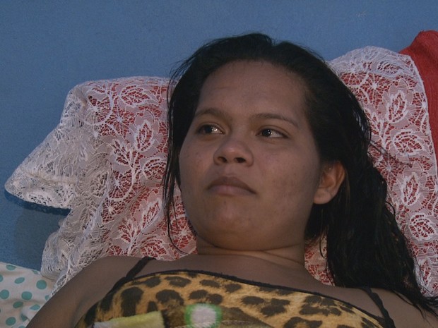 Luciana da Silva, de 27 anos, diz que contraiu chikungunya enquanto esteve presa na Venezuela (Foto: Reprodução/TV Roraima)