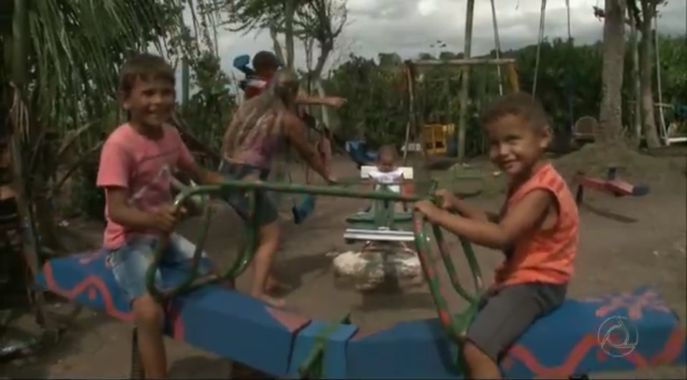 Parque construído com materiais reciclados por agricultor de Belém, região agreste da Paraíba. (Foto: Reprodução/TV Cabo Branco)