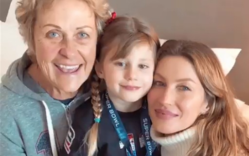 Gisele posta clique raro com a mãe de Tom Brady e homenageia: "Melhor sogra"