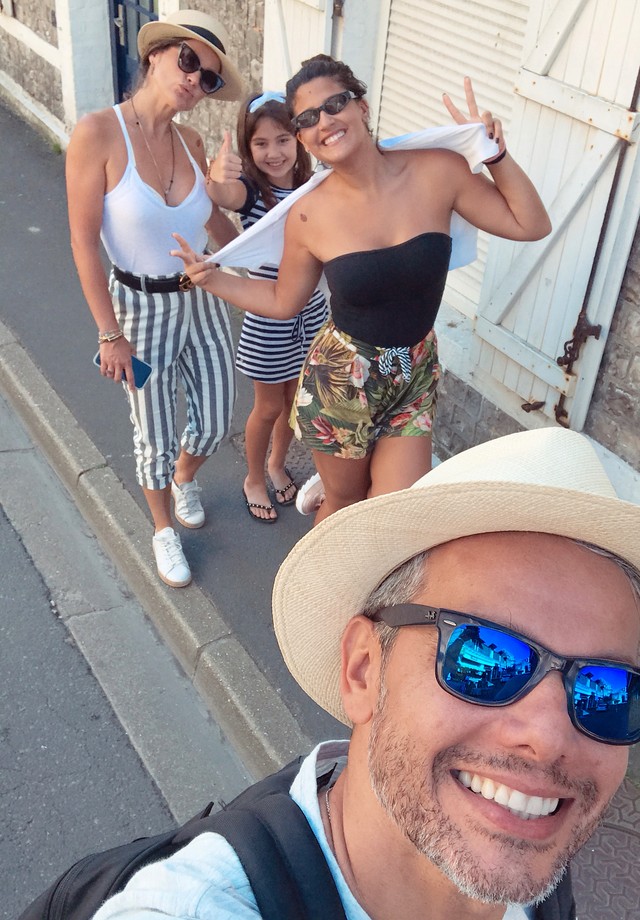 Flavia Alessandra, Otaviano Costa, Giulia e Olivia, na França (Foto: Reprodução/Instagram)