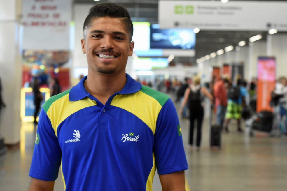  Wanderson Coimbra, 21 anos, vai participar do desafio de Drywall e Estucagem — Foto: Helio Montferre/Sistema Fibra