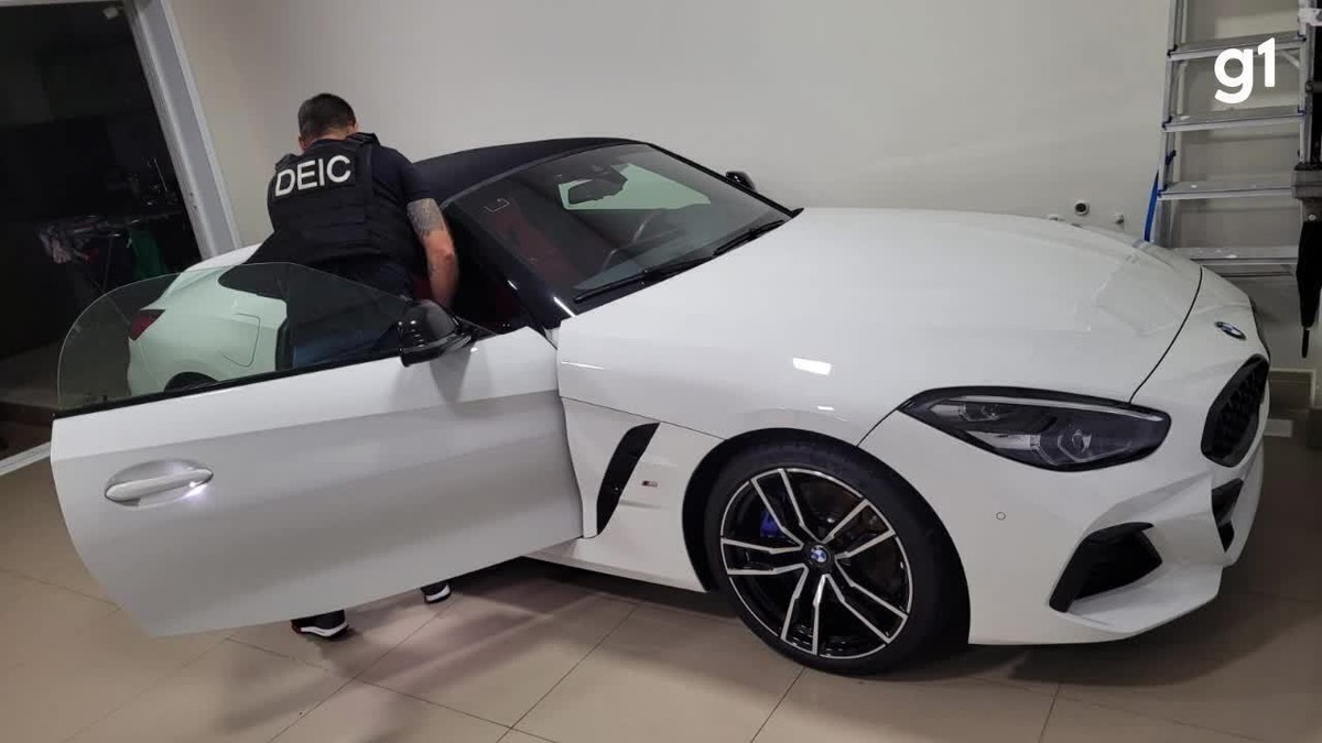 Carros de luxo, aeronave e barcos são apreendidos de investigados por roubo de cargas em SC