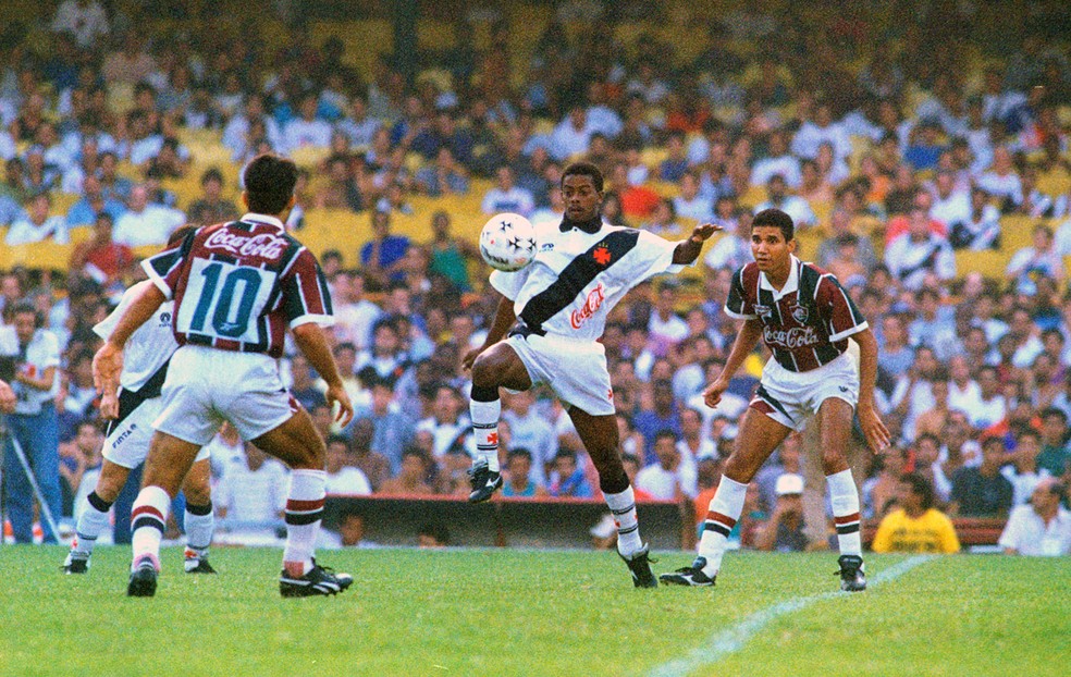 Dener jogando pelo Vasco em 1994 — Foto: Tassio Marcelo / Agência Estado