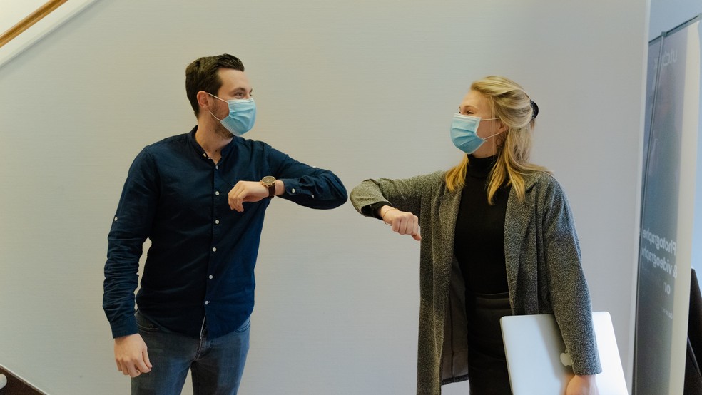 A mudança para Aquário trouxe maior consciência da responsabilidade social no ambiente de trabalho — Foto: Reprodução/Unsplash