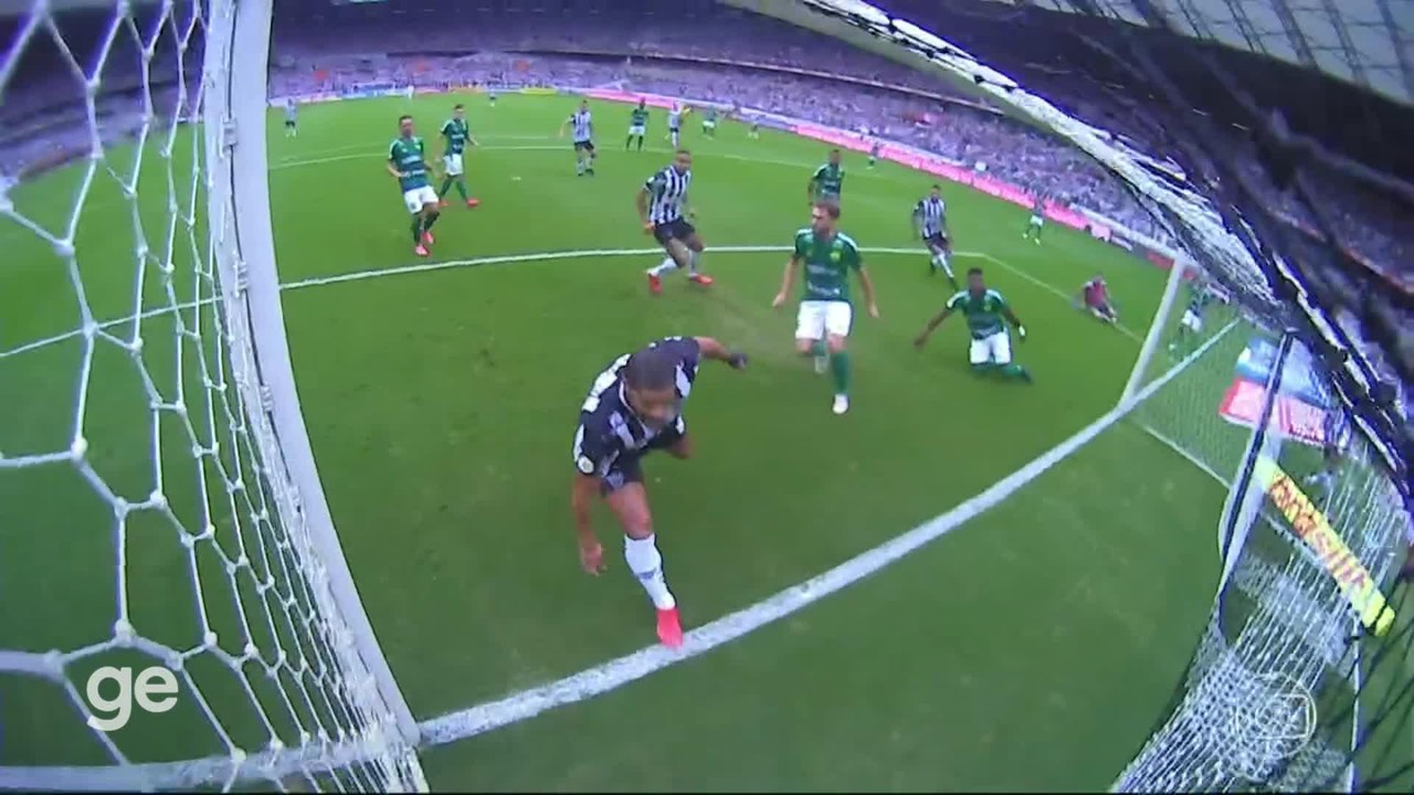 A favor: gol confirmado