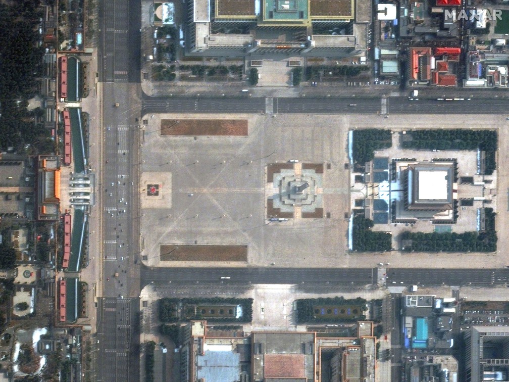 Foto de satélite da Praça Tiananmen, em Beijing, na China, no dia 11 de fevereiro, já durante o surto de coronavírus — Foto: Satellite image ©2020 Maxar Technologies/Handout via Reuters