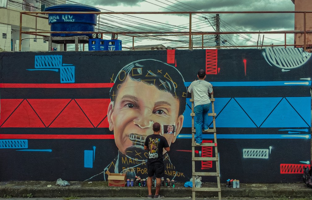 Painel em homenagem a Zezinho Corrêa, em Manaus, foi produzido por cerca de uma semana. — Foto: Divulgação