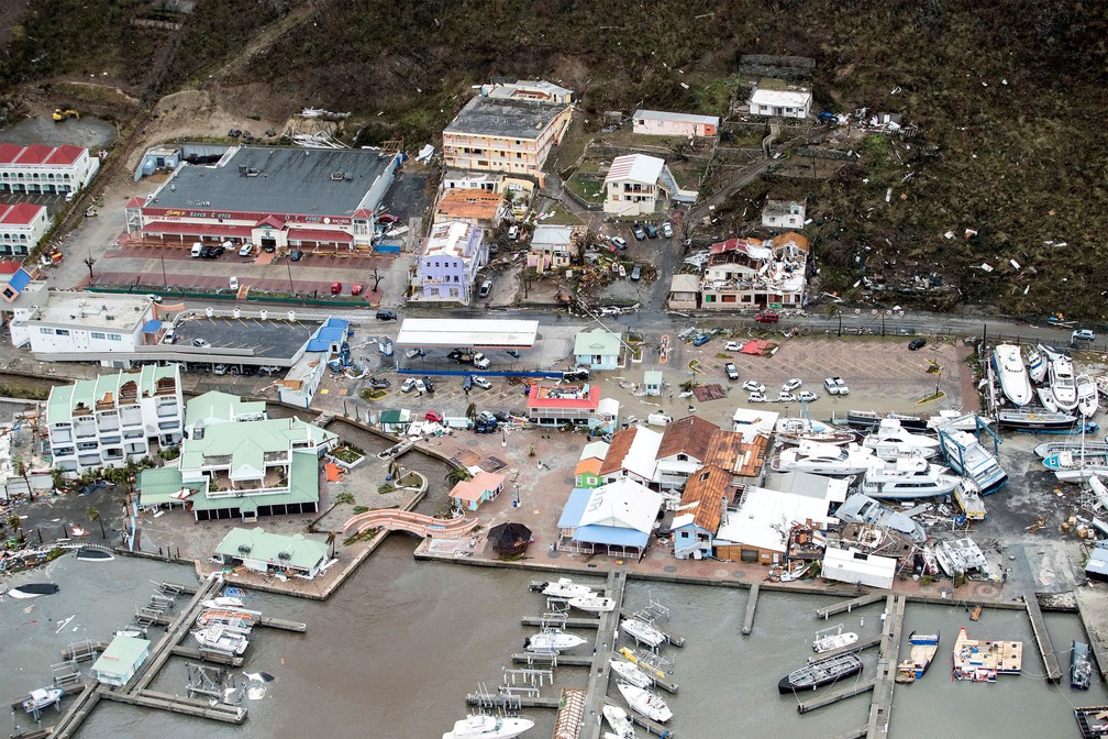 Destruição na Ilha de Saint martin, no Caribe, após passagem do Irma (Foto: Netherlands Ministry of Defence/Handout via REUTERS)
