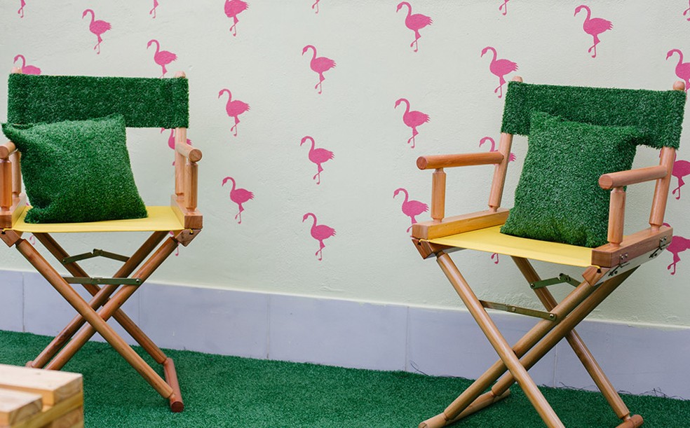 Estencil Flamingo Veja Como Reproduzir A Estampa Na Parede Da Sua Casa Casa E Decoracao Gnt O tecido de parede de nuvens vai deixar um ar inspirador no cômodo da criançada. estampa na parede da sua casa
