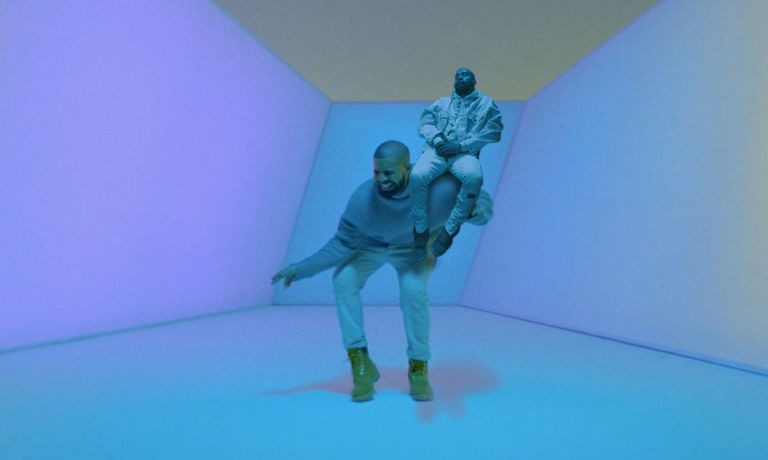 Kanye West dormindo no ombro de Drake (enquanto o rapper canta e dança ao som de 'Hotline Bling') (Foto: Reprodução)