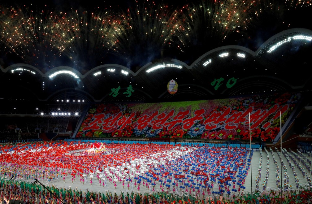 Edição de 2018 do espetáculo 'Mass Games', na Coreia do Norte. Evento reúne cerca de 100 mil performers em propaganda do regime de Kim Jong-un — Foto: Danish Siddiqui/Arquivo/Reuters