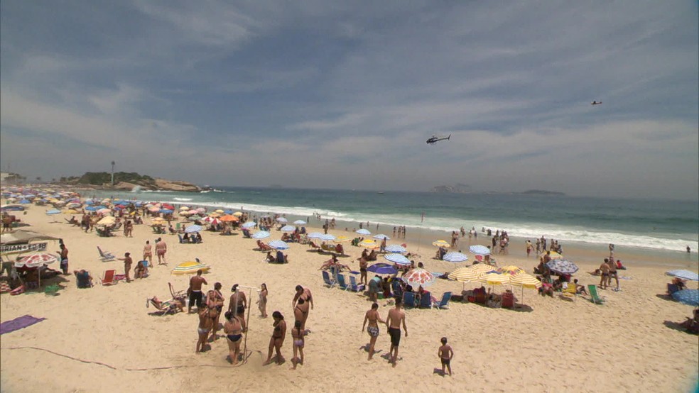 Operação Verão começa nesta sexta (1º) nas orlas das zonas Sul e Oeste do Rio — Foto: Reprodução / TV Globo