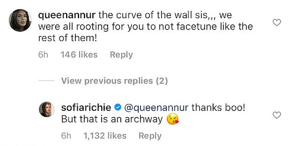 A resposta de Sofia Richie para a fã que a acusou de fazer uso de Photoshop em uma foto compartilhada pela modelo (Foto: Instagram)
