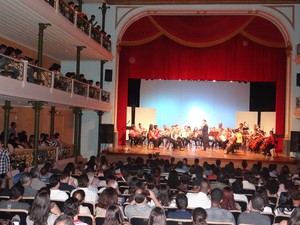 Público compareceu em bom número ao evento, que teve entrada franca (Foto: Nívio Dorta/G1)