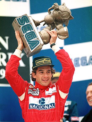 Ayrton Senna pódio Donington Park 1993 (Foto: Getty Images)