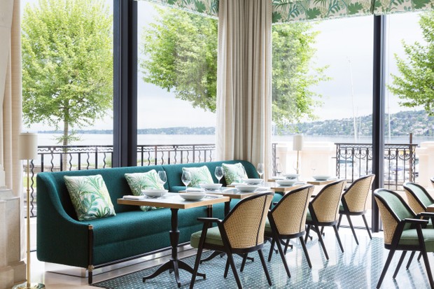 Inspirado na Belle Époque, novo hotel de luxo tem vista panorâmica para o lago de Genebra (Foto: Divulgação)
