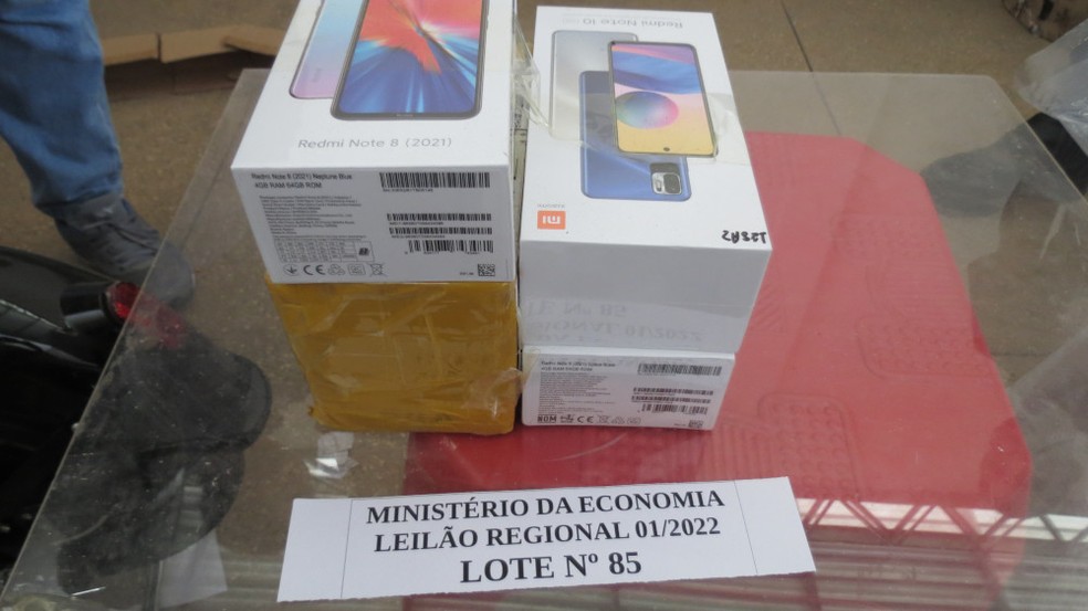 Lote 85 traz smartphones da Xiaomi — Foto: Reprodução/Receita Federal