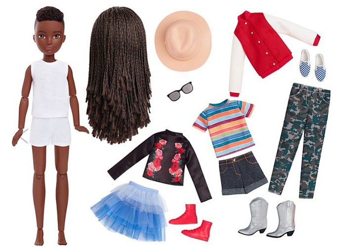 Barbie e Balmain lançam coleção de roupas com gênero neutro para