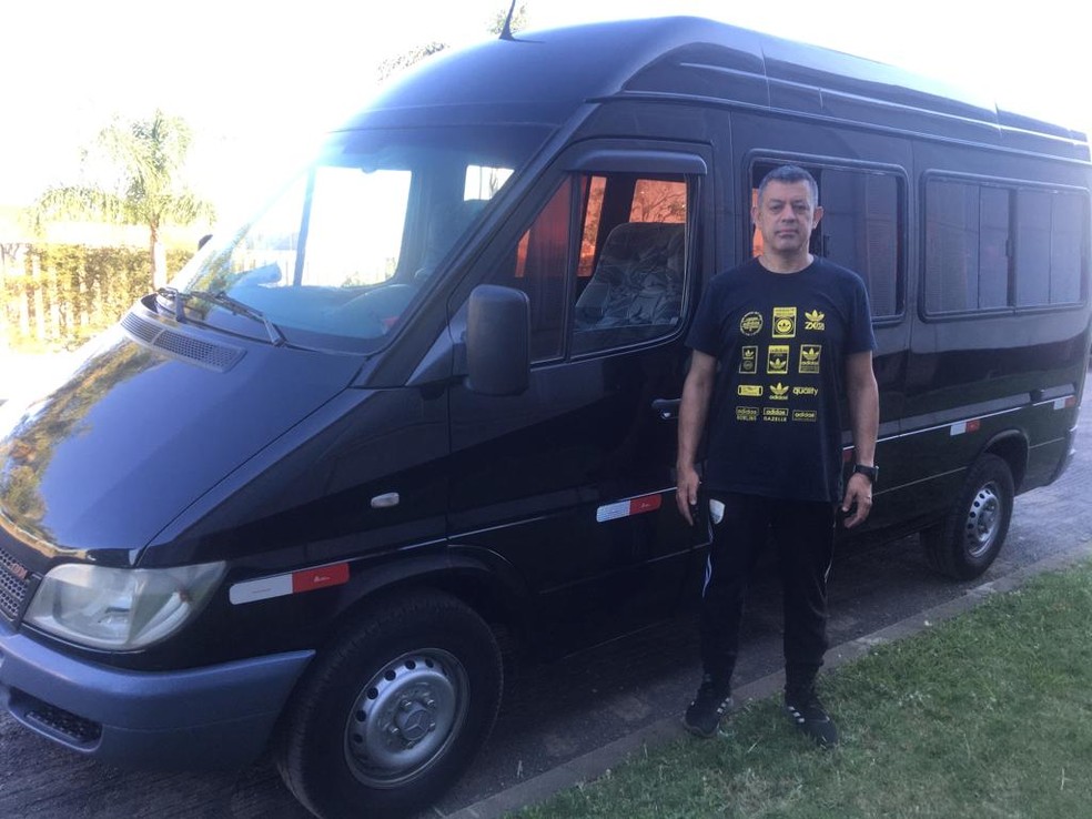 Aroldo recebeu ajuda de Renato ap&oacute;s ter sua van furtada &mdash; Foto: Arquivo pessoal
