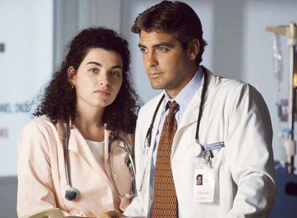 Julianna Margulies e George Clooney em cena de E.R. (Plantão Médico) (Foto: Reprodução)