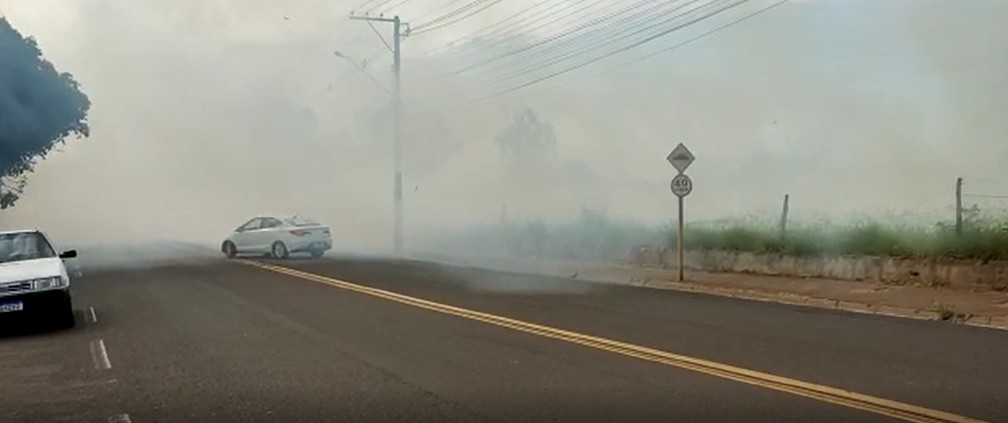 Incêndio registrado no dia 18 de julho de 2022, no Conjunto Habitacional Ana Jacinta, em Presidente Prudente (SP) — Foto: Aparecido Roberto
