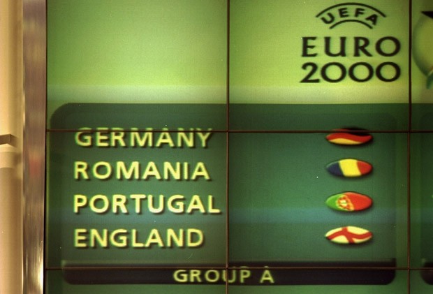 Eliminatórias da Eurocopa 2000 (Foto: Getty Images)