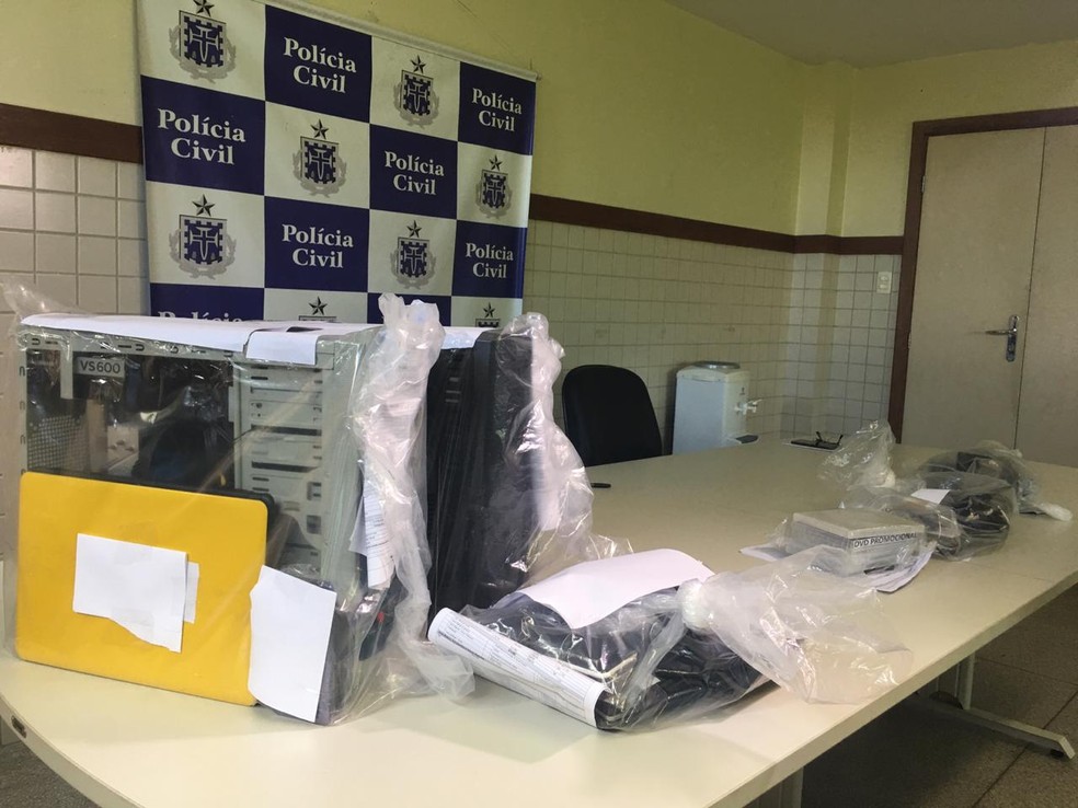 TÃ©cnico de informÃ¡tica foi preso em Guanambi, no sudoeste baiano, com mais de mil vÃ­deos de pornografia infantil â€” Foto: PolÃ­cia Civil/ DivulgaÃ§Ã£o