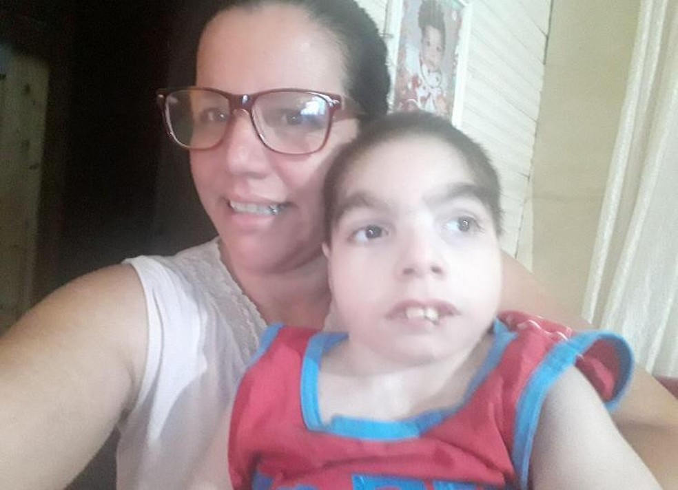 Neucy e o filho de 11 anos morreram depois de dias internados com Covid em Botucatu — Foto: Neiva Prudente/Arquivo pessoal