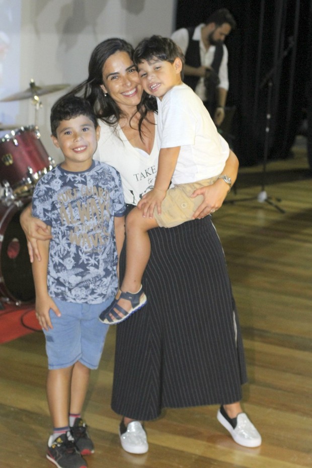Wanessa Camargo com João Francisco e José Marcus (Foto: AgNews)