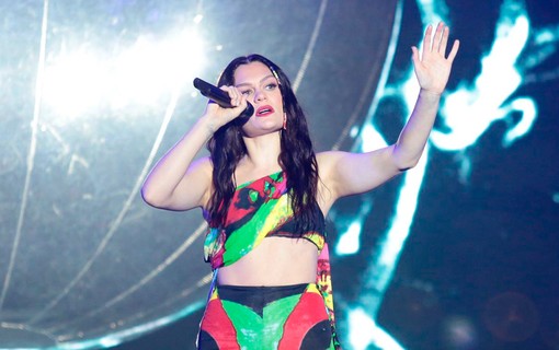 Jessie J no palco Sunset