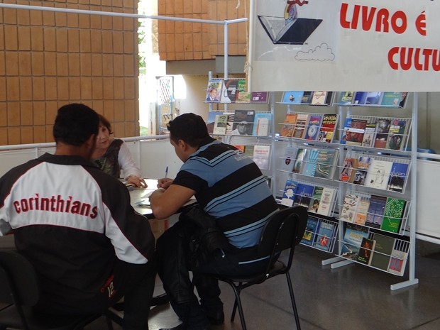 Projeto oferece livros aos usuários no terminal de Avaré (Foto: Divulgação/Prefeitura de Avaré)
